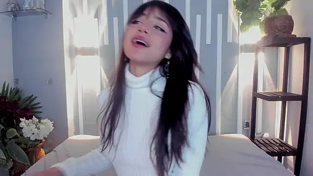 Snapshot of Sophy_SmileSweet chatting on February 11, 2025, 2:57 pm Sophy SmileSweet online show from February 11, 2025, 2:57 pm