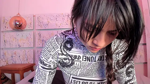 Snapshot of Sophy_SmileSweet chatting on February 19, 2025, 11:49 am Sophy SmileSweet online show from February 19, 2025, 11:49 am