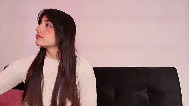 Snapshot of Sophy_SmileSweet chatting on March 17, 2025, 8:40 pm Sophy SmileSweet online show from March 17, 2025, 8:40 pm