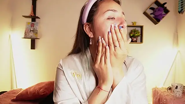 Snapshot of Sophy_SmileSweet chatting on October 22, 2025, 11:32 am Sophy SmileSweet online show from October 22, 2025, 11:32 am