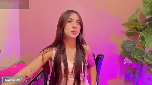 AlanaJones1 online show from March 13, 2025, 3:54 am