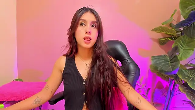 AlanaJones1 online show from March 15, 2025, 4:02 am