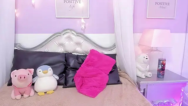 AlanaJones1 online show from March 20, 2025, 7:14 am