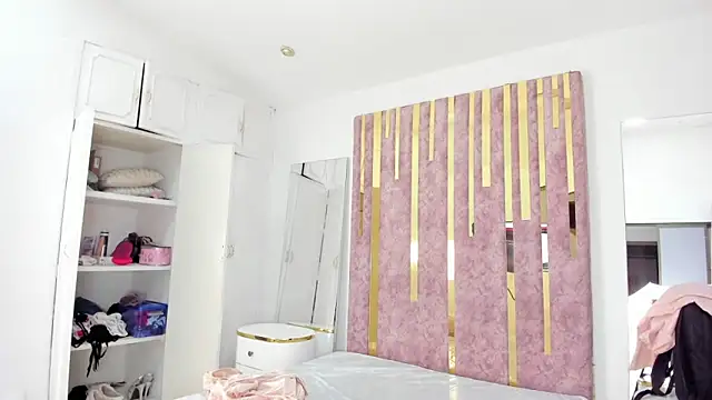 LeahxBarker online show from January 24, 2025, 11:34 pm