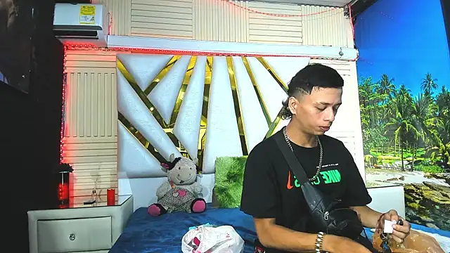 Ashley James online show from September 23, 2025, 8:23 pm