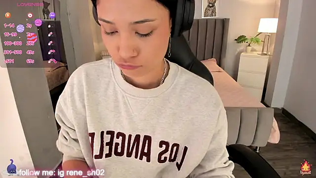 renee shelby  online show from December 15, 2024, 8:04 pm