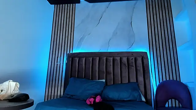 ChloeParkss  online show from February 9, 2025, 12:19 pm