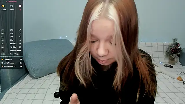 crystal lilith online show from December 4, 2024, 10:41 pm