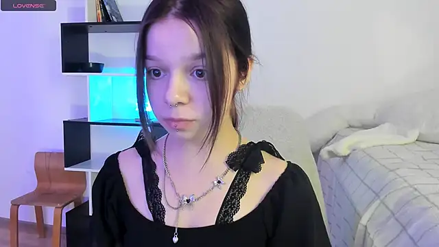 crystal lilith online show from February 10, 2025, 8:53 pm