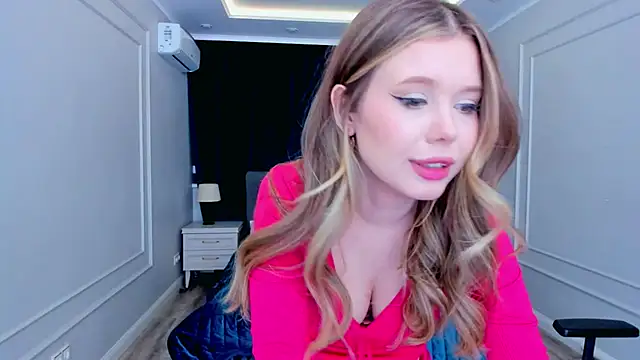 FollowLovee online show from January 25, 2025, 5:40 pm