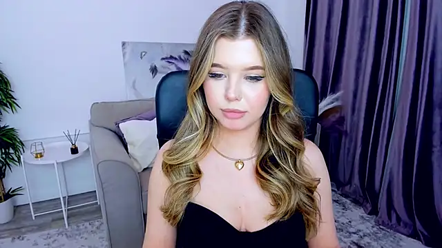 FollowLovee online show from March 16, 2025, 6:12 pm