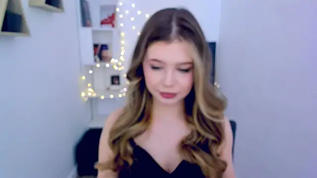 FollowLovee online show from March 19, 2025, 11:39 am