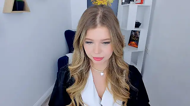 FollowLovee online show from September 26, 2025, 12:42 pm