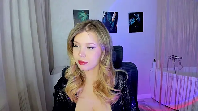 FollowLovee online show from March 11, 2026, 7:42 pm