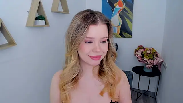 FollowLovee online show from April 8, 2026, 8:09 pm