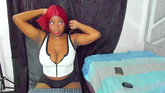 EvaxEmma online show from September 12, 2025, 12:38 pm