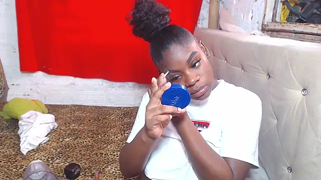 Snapshot of EvaxEmma chatting on July 26, 2026, 3:30 pm EvaxEmma online show from July 26, 2026, 3:30 pm