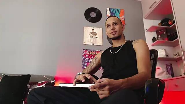 MagnusFrost online show from December 27, 2024, 8:18 pm