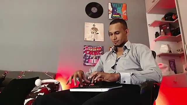 MagnusFrost online show from December 28, 2024, 6:06 am