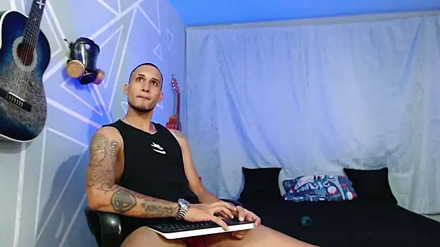 MagnusFrost online show from February 7, 2025, 1:25 am