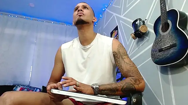 MagnusFrost online show from March 3, 2025, 5:07 pm