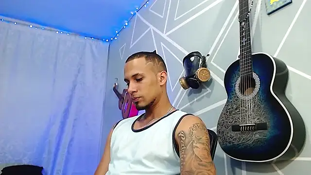 MagnusFrost online show from March 4, 2025, 11:22 pm