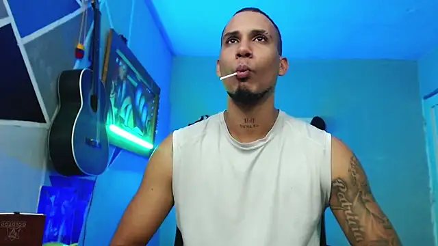 Snapshot of MagnusFrost chatting on July 1, 2026, 2:13 am MagnusFrost online show from July 1, 2026, 2:13 am
