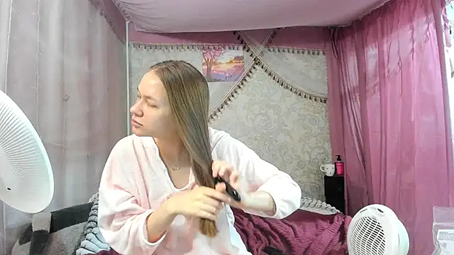 Snapshot of leila_bambi_ chatting on May 13, 2026, 3:48 am leila bambi online show from May 13, 2026, 3:48 am