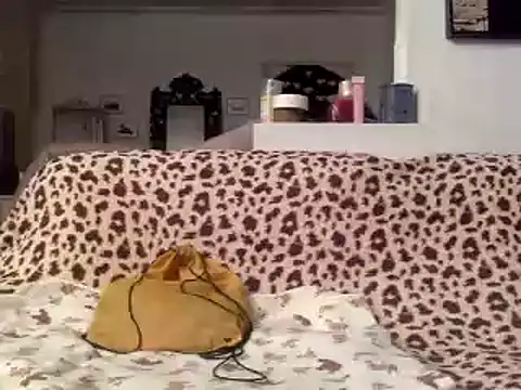 gildamilf online show from December 6, 2024, 8:29 pm