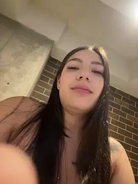 Latina vanessa online show from April 8, 2026, 2:33 am