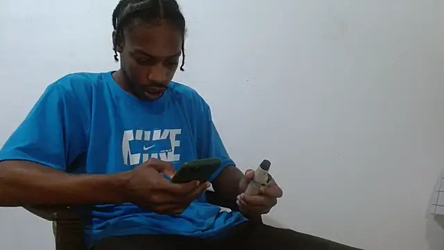 Snapshot of Larry-n-clouds chatting on February 16, 2026, 4:03 pm Larry-n-clouds online show from February 16, 2026, 4:03 pm