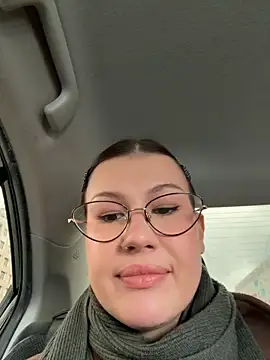 RinaCat online show from April 17, 2026, 5:21 am