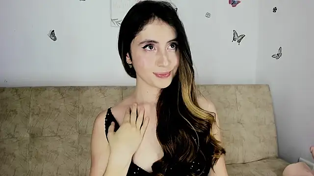 Nicol Swift  online show from December 19, 2024, 2:23 am