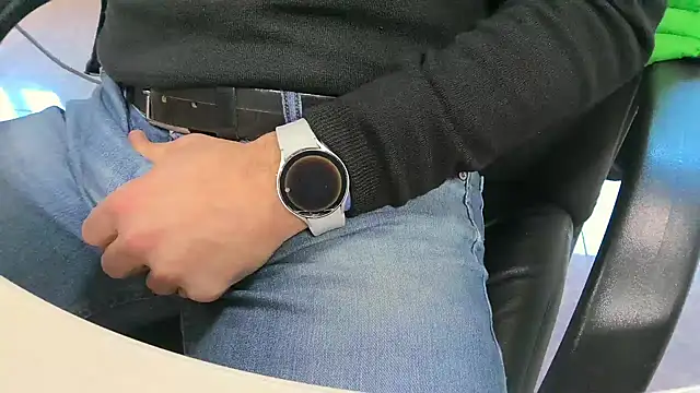 alessandroman2114 online show from February 25, 2025, 11:30 am