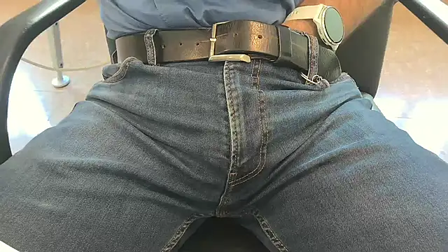 alessandroman2114 online show from April 20, 2026, 10:29 am