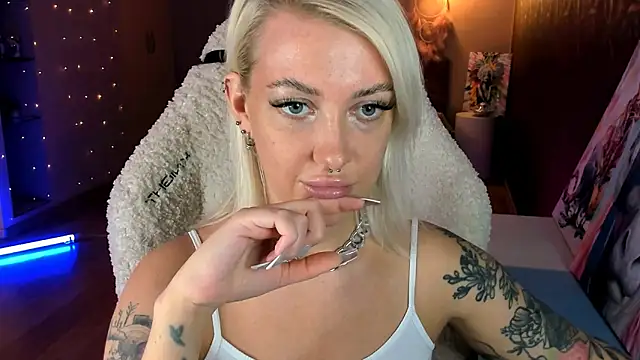 tykioty Miley online show from February 21, 2026, 12:06 pm