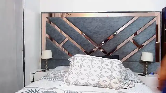 KarlaTesg online show from September 9, 2025, 9:31 am