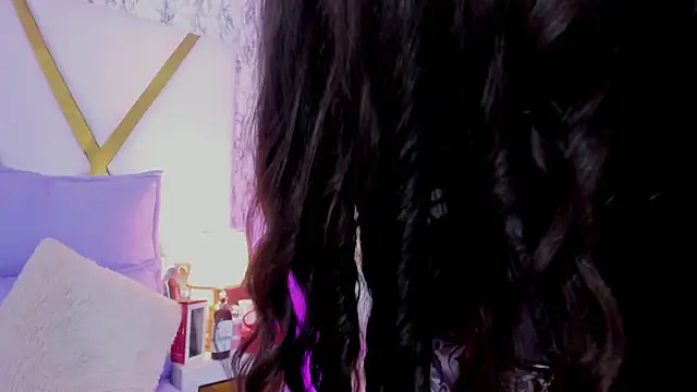 Athziry  online show from December 13, 2024, 10:23 pm