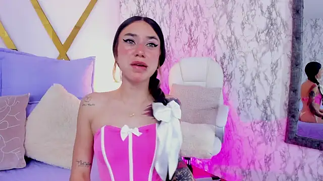 Athziry  online show from January 4, 2025, 9:20 pm