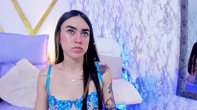 Athziry  online show from January 10, 2025, 8:26 pm