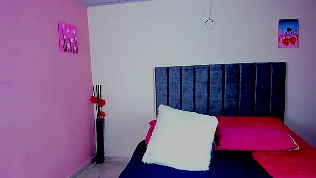 KayllaEvanss  online show from December 3, 2024, 8:17 pm