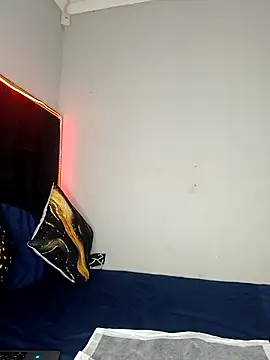 DarkButterfly99 online show from September 11, 2025, 2:33 am