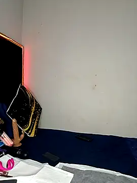 DarkButterfly99 online show from September 13, 2025, 4:18 pm