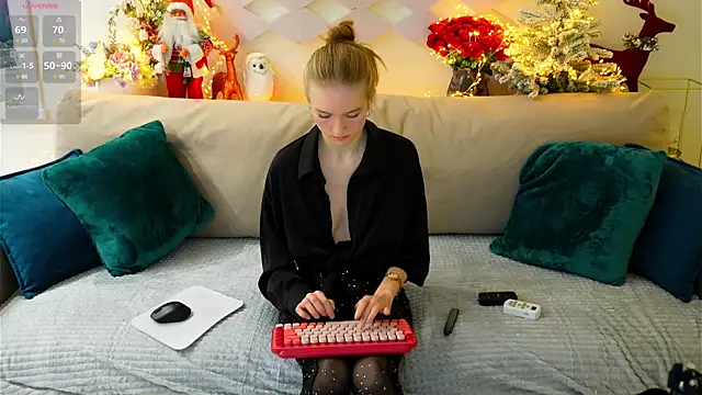 Snapshot of Alexandra_Demore chatting on December 22, 2024, 9:42 pm Alexandra Demore online show from December 22, 2024, 9:42 pm