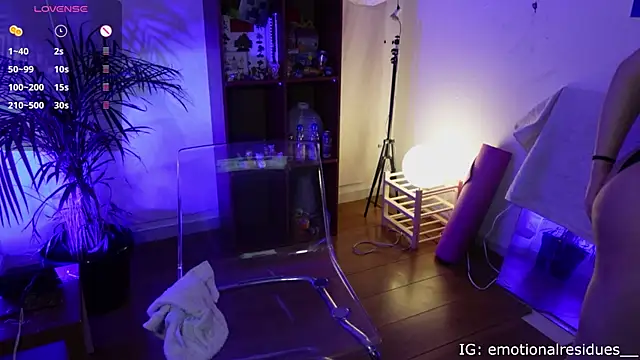 droolingdollfacee online show from December 21, 2025, 10:17 pm