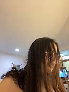 montmariana online show from December 27, 2024, 6:35 am