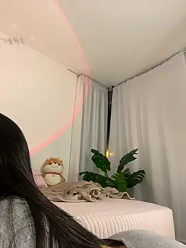 montmariana online show from February 14, 2025, 1:13 am