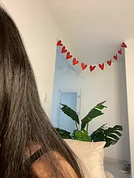 montmariana online show from February 18, 2025, 5:53 am