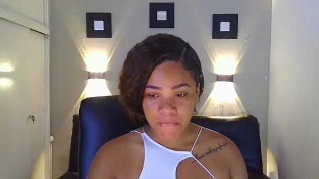 ashley Tompson1 online show from January 23, 2025, 12:09 pm