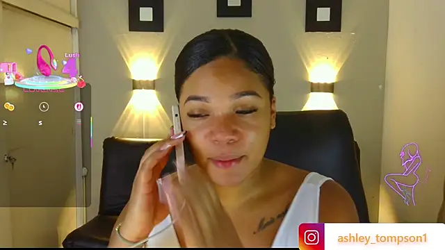 ashley Tompson1 online show from March 3, 2025, 12:16 pm